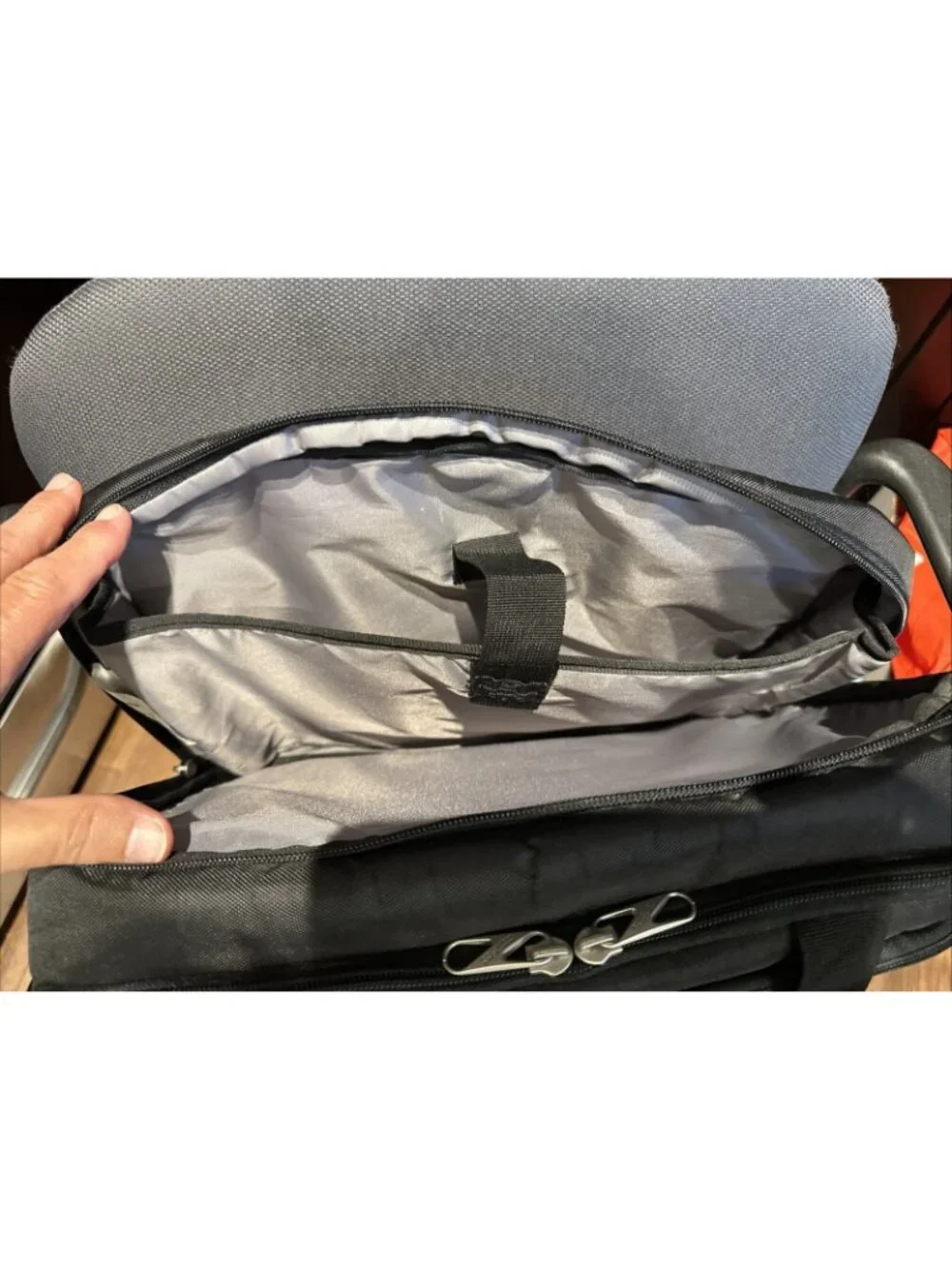 American Tourister Laptop Bag Zip Work Business Carry On Travel Black 17
